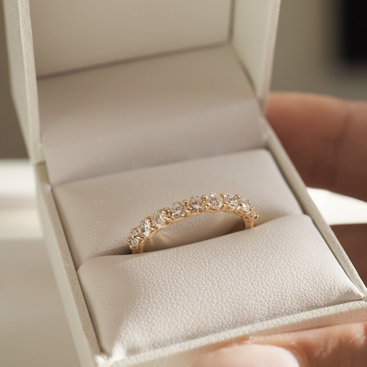 Arraya | 2.5mm Diamond Wedding Ring | Ready To Wear