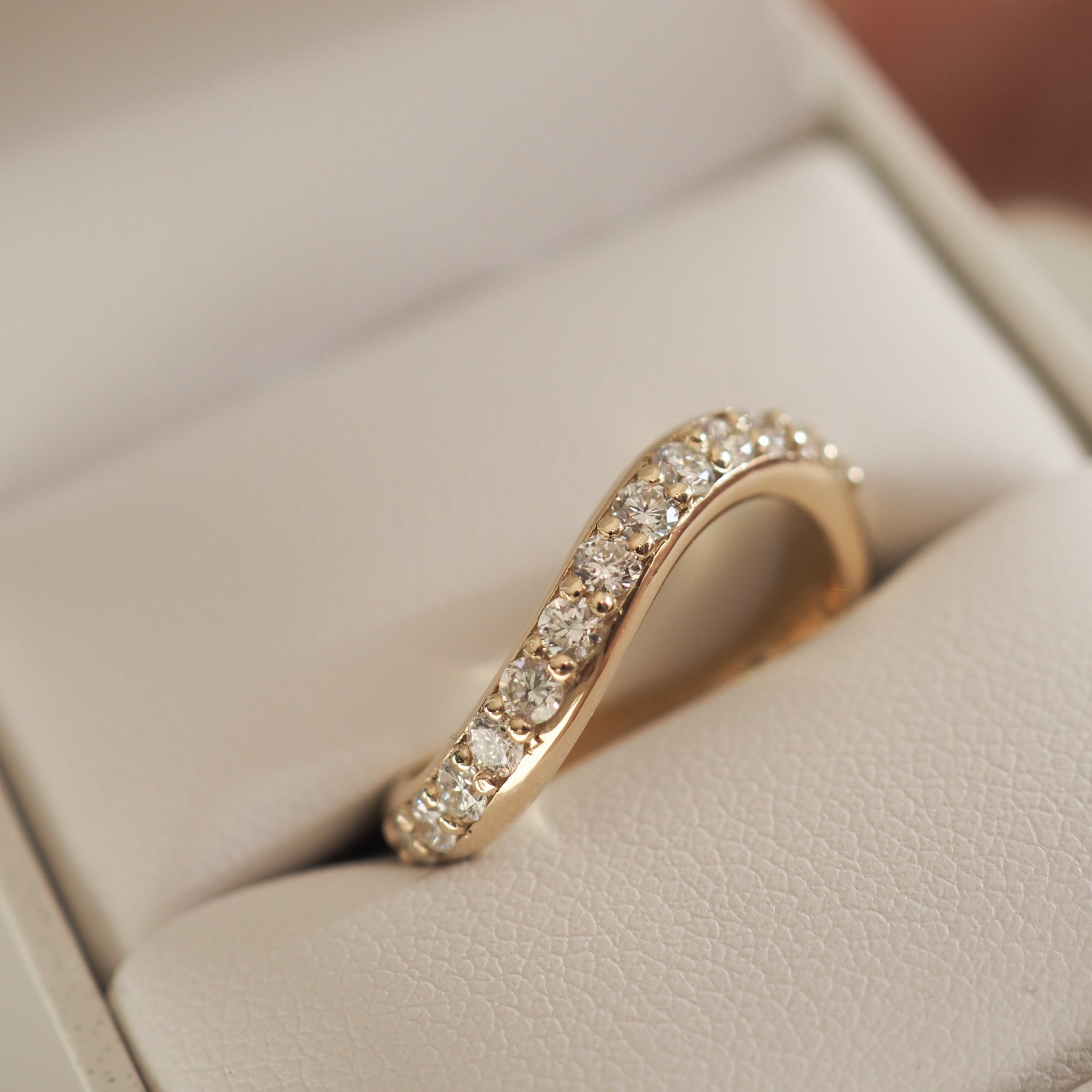 Awa | Medium Lab-Grown Diamond Wave Wedding Ring
