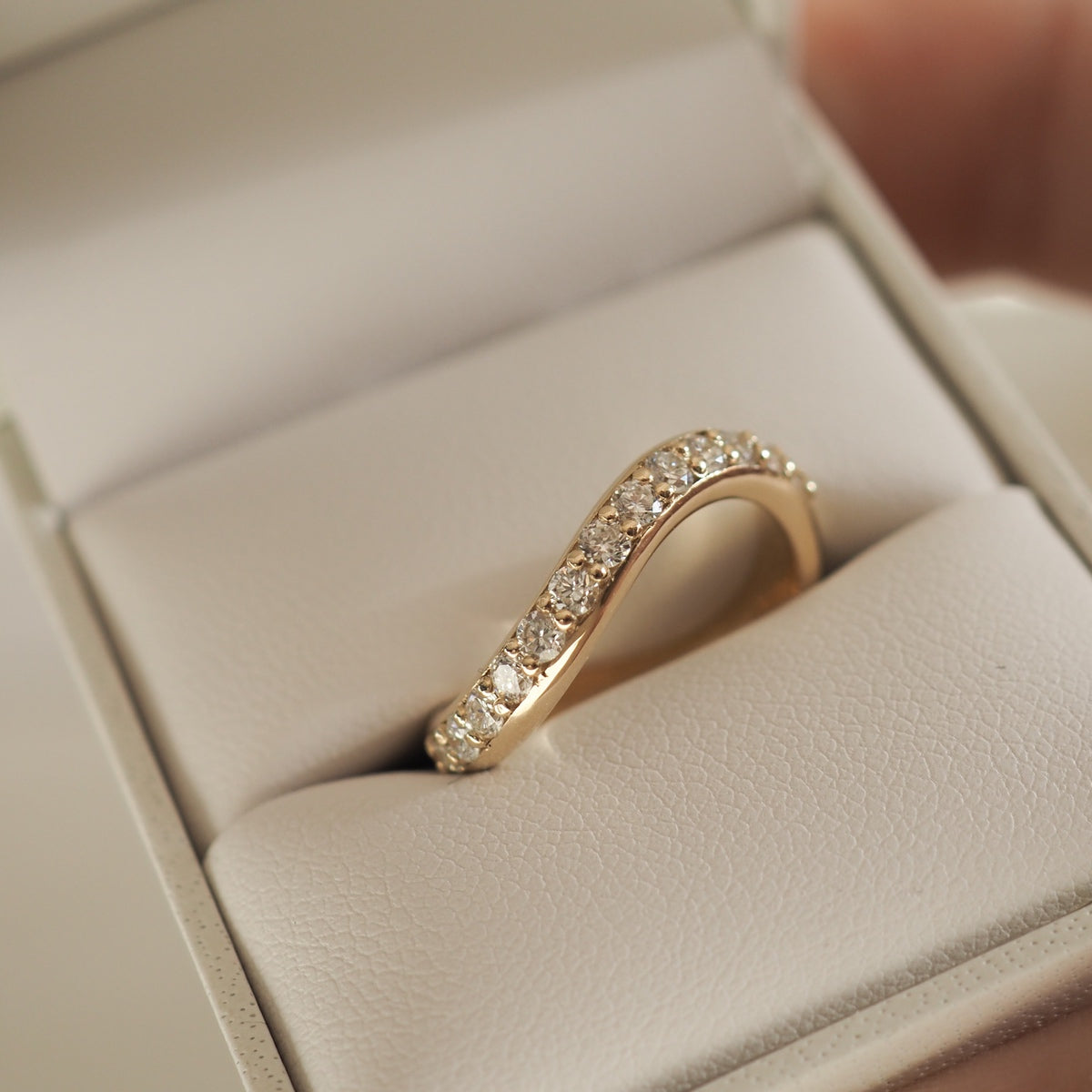 Awa | Medium Diamond Wedding Ring | Ready To Wear