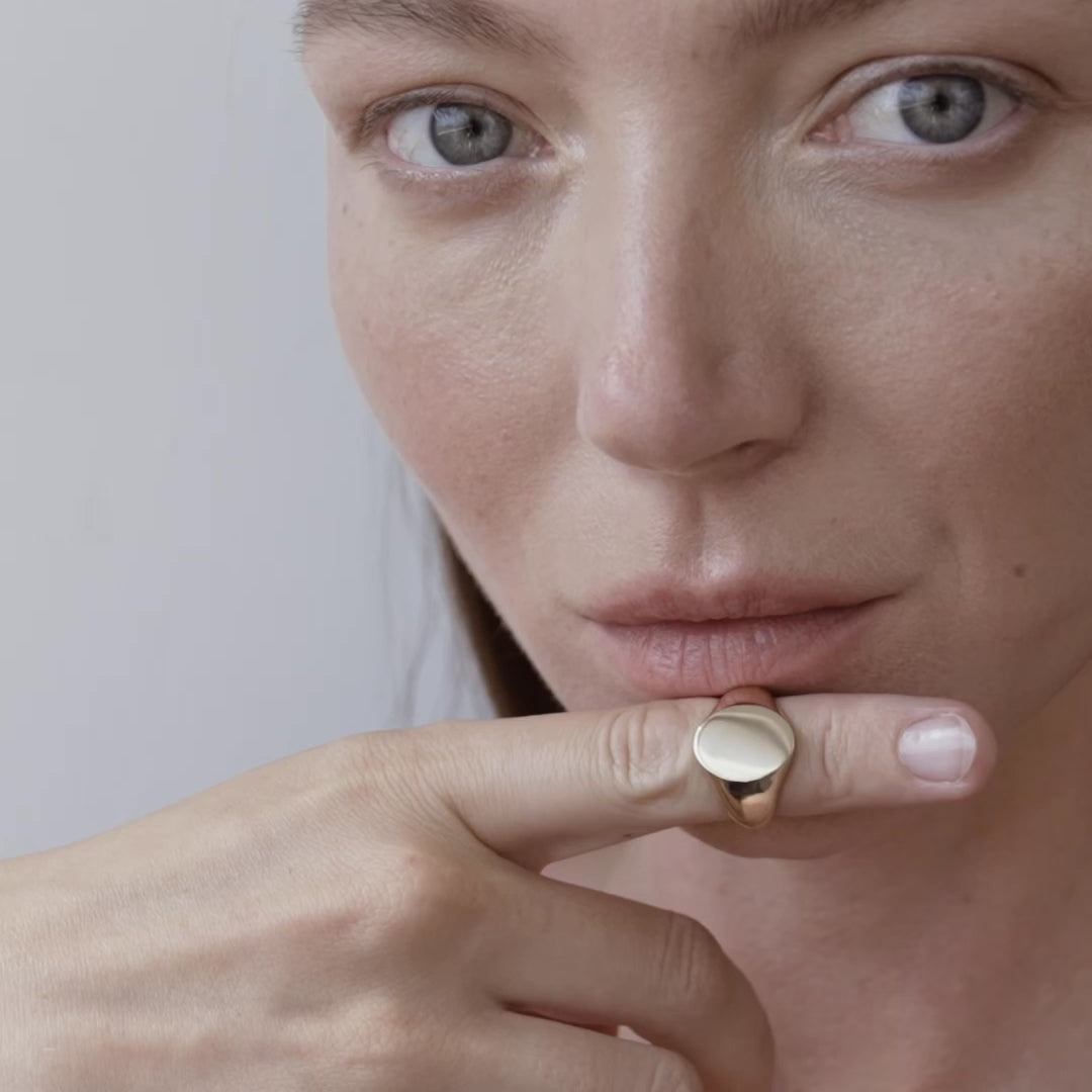 Oval Signet Ring in 9ct Solid Gold