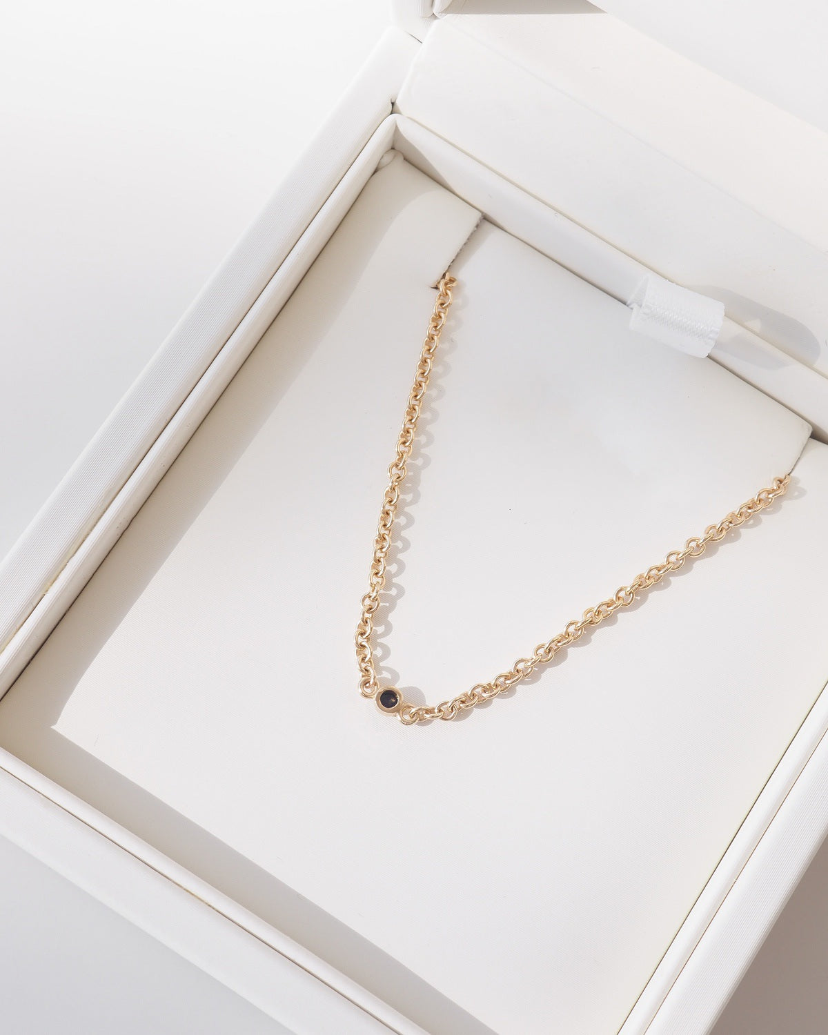 Single Sapphire Kin Necklace | Archive Necklace