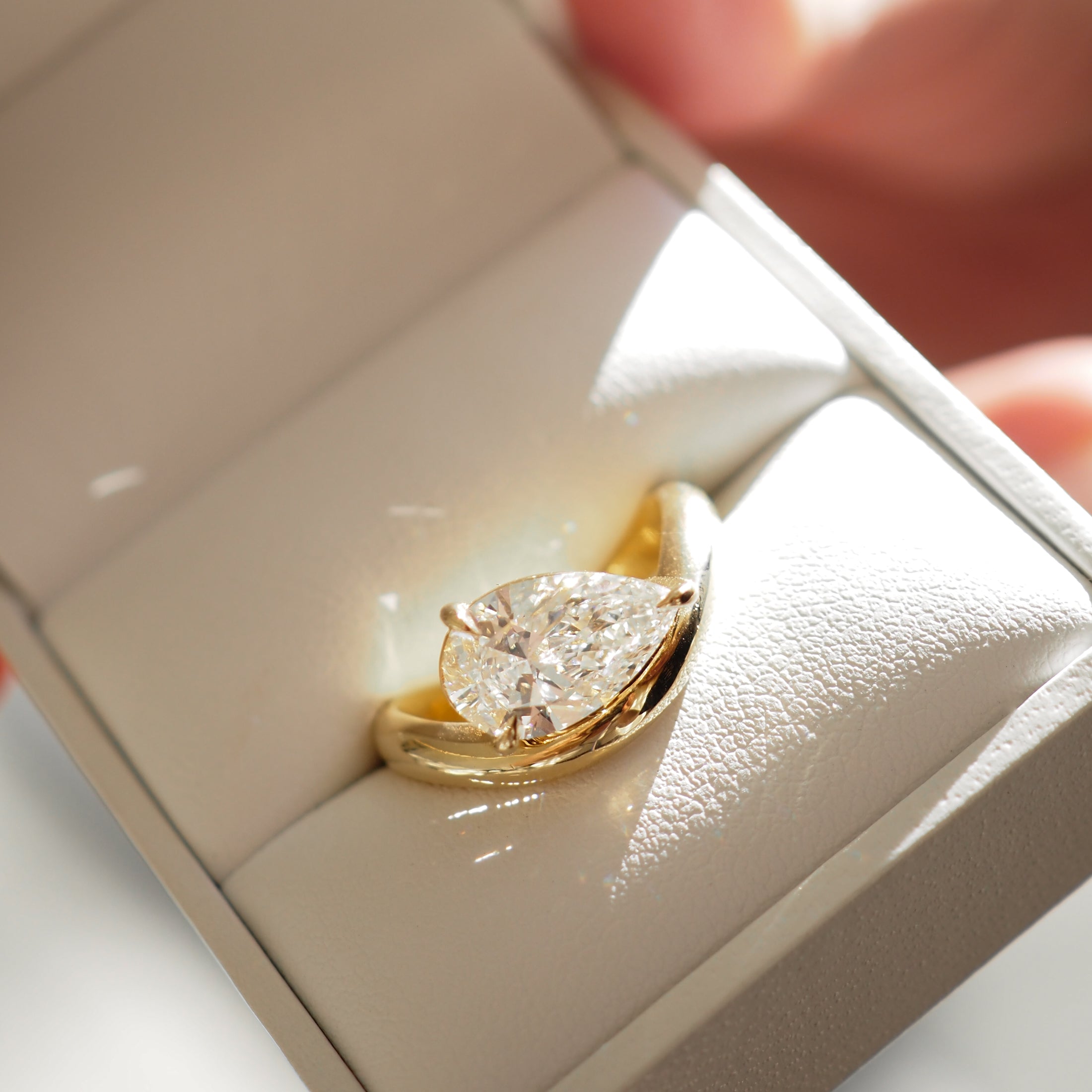 Awa Offset Pear | 2ct Lab-Grown Diamond Ring