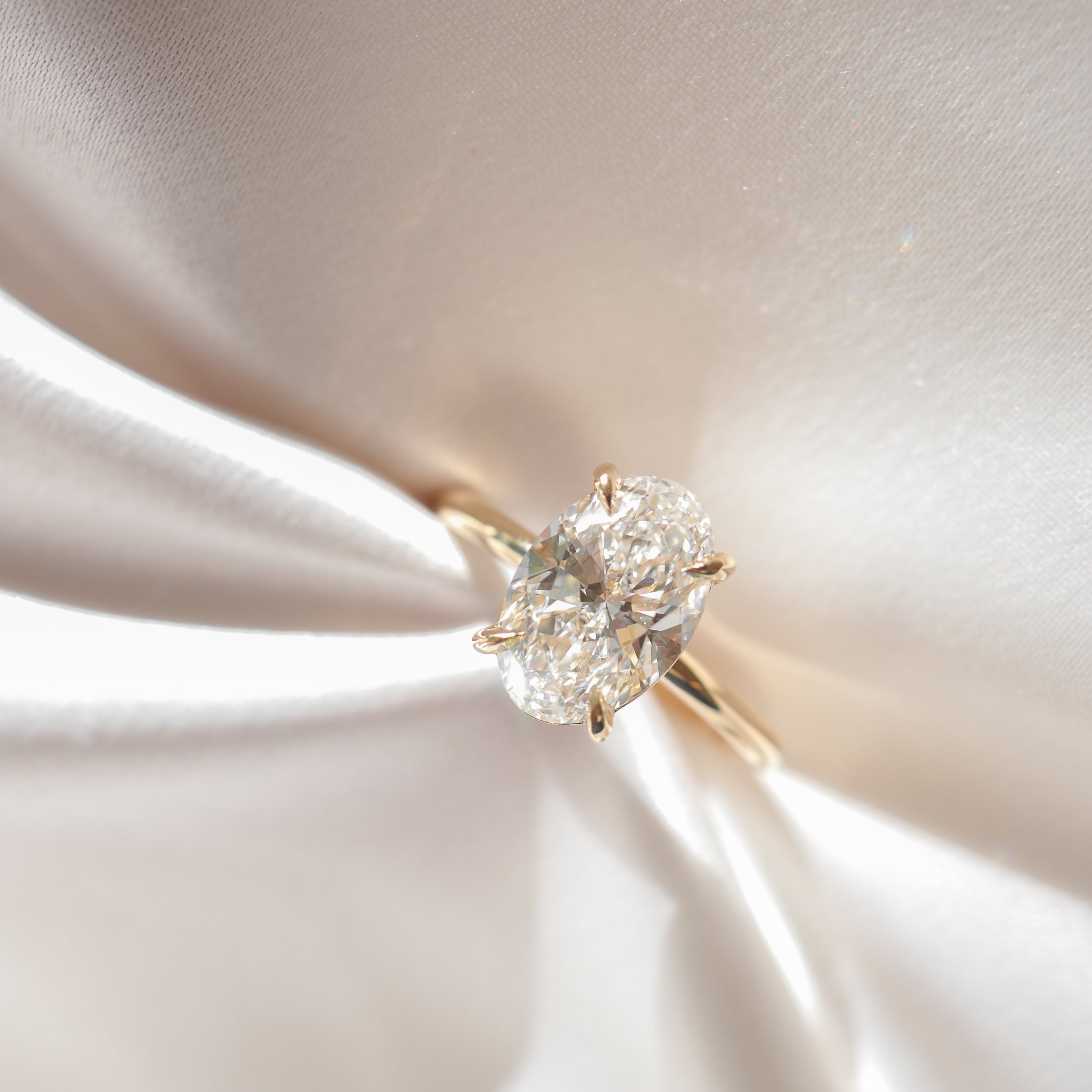 Clara | 2.5ct Solitaire Engagement Ring