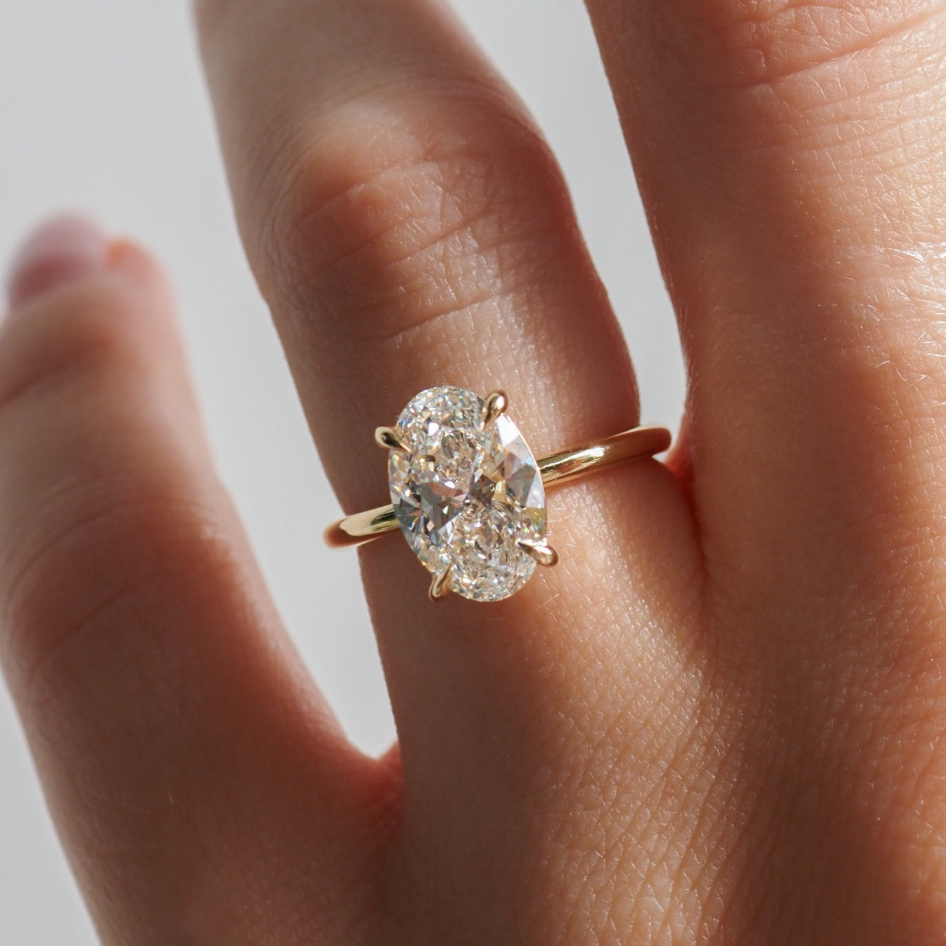 Clara | 2.5ct Solitaire Engagement Ring