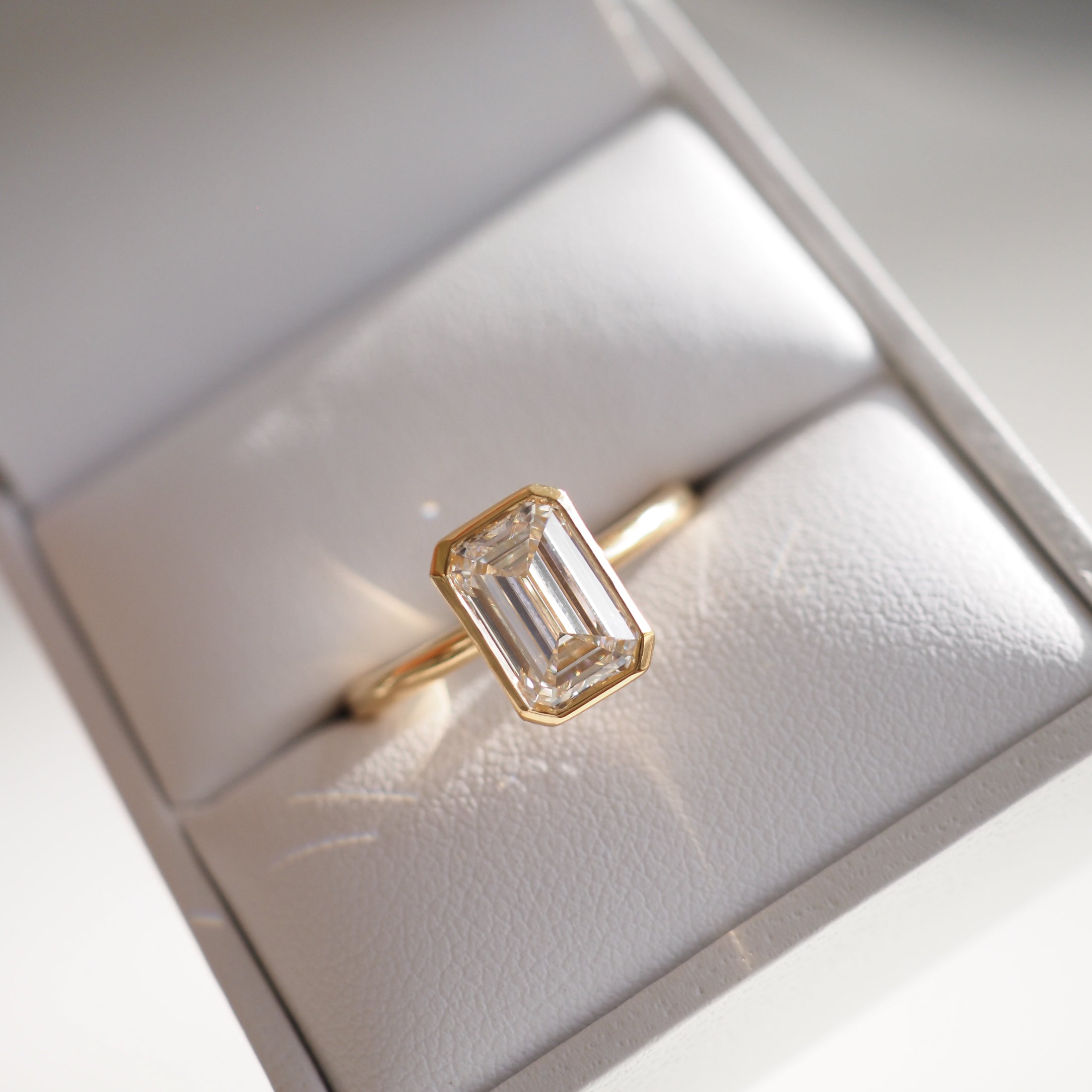Emerald Bezel | 2ct Emerald Solitaire Lab-Grown Diamond Engagement Ring