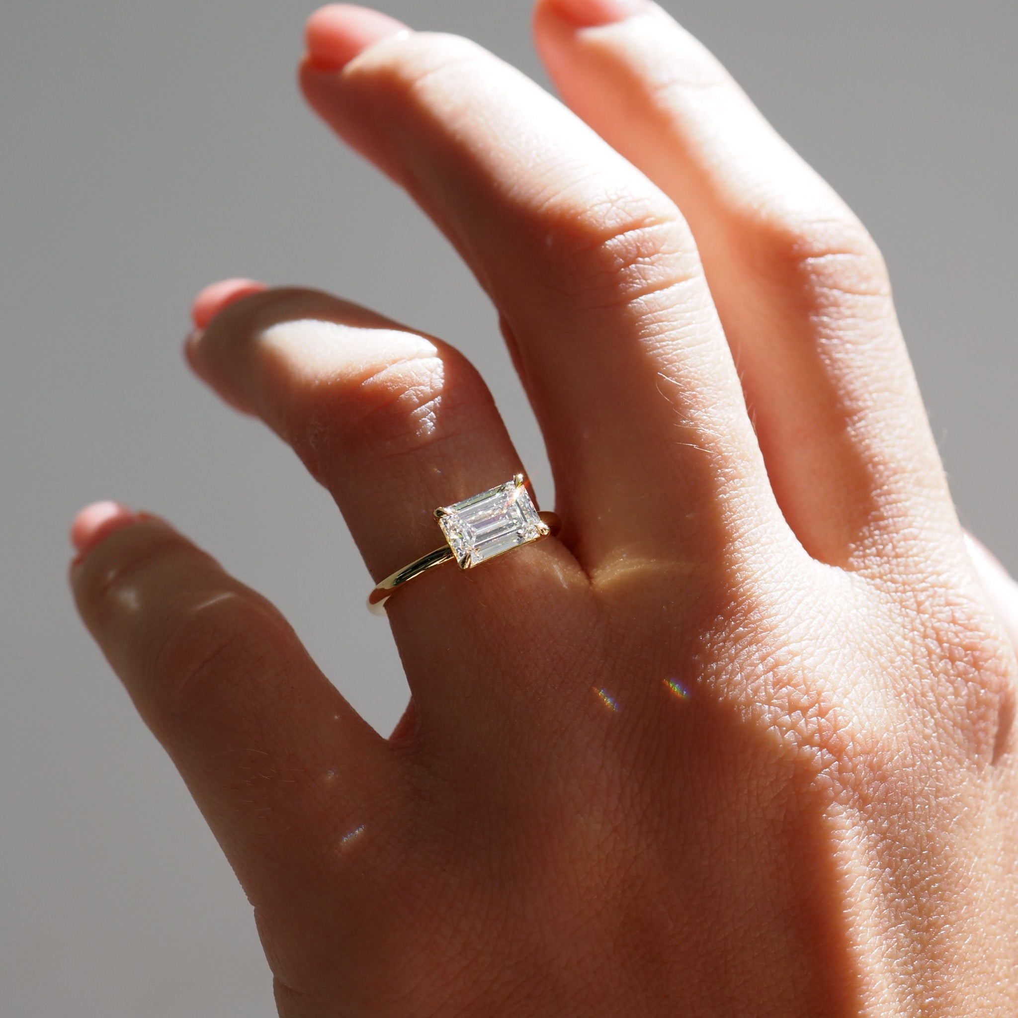 Fae | 1.6ct Emerald Solitaire Lab-Grown Diamond Engagement Ring