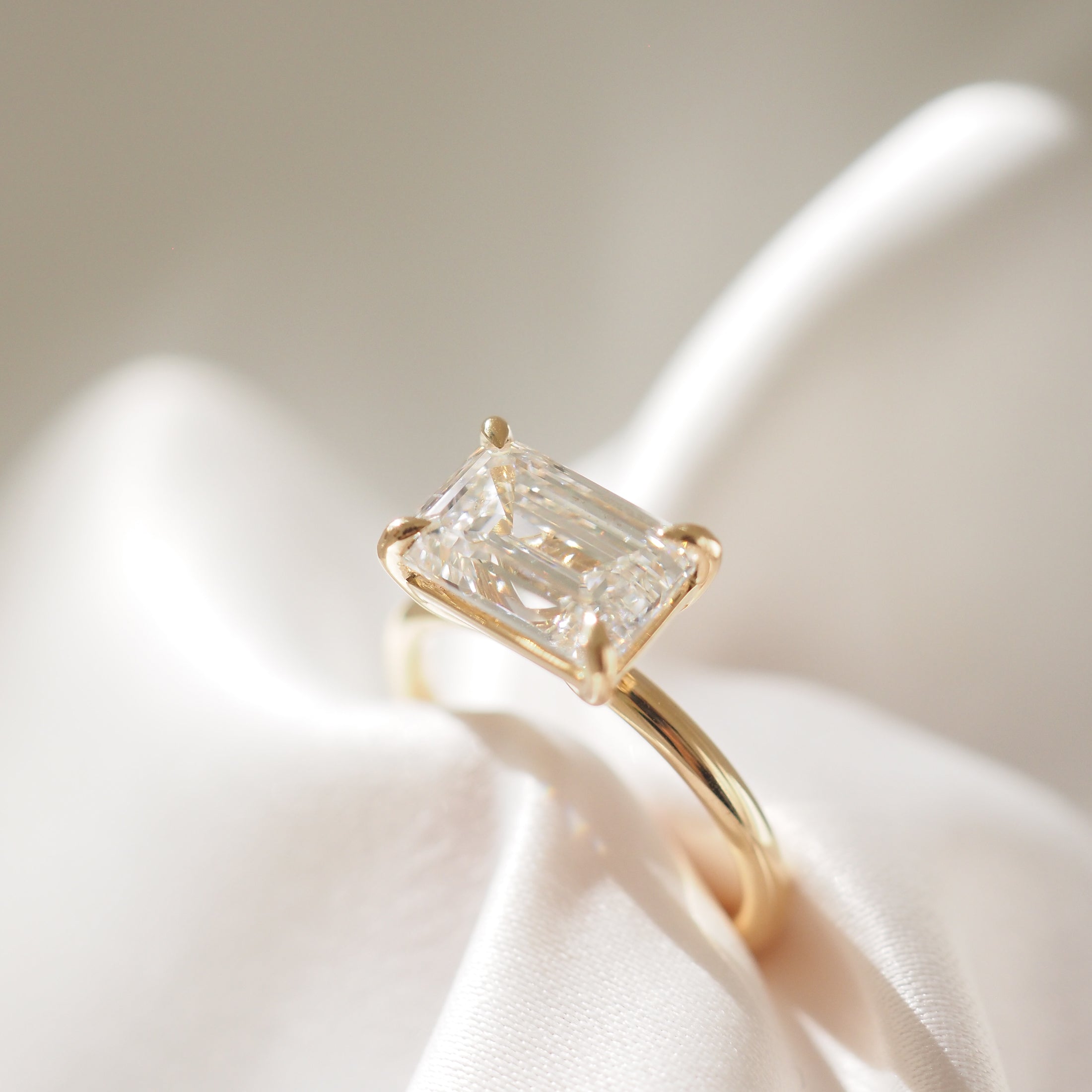 Fae | 3ct Emerald Solitaire Lab-Grown Diamond Engagement Ring