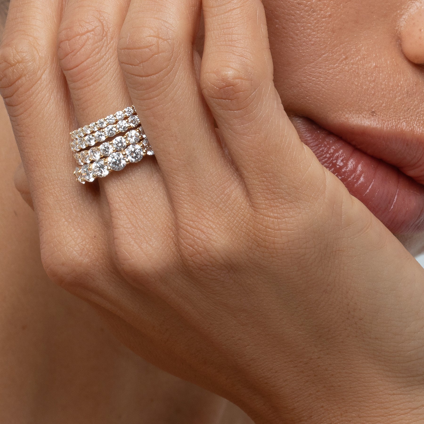 Arraya Ring | Round Diamond Scalloped Ring