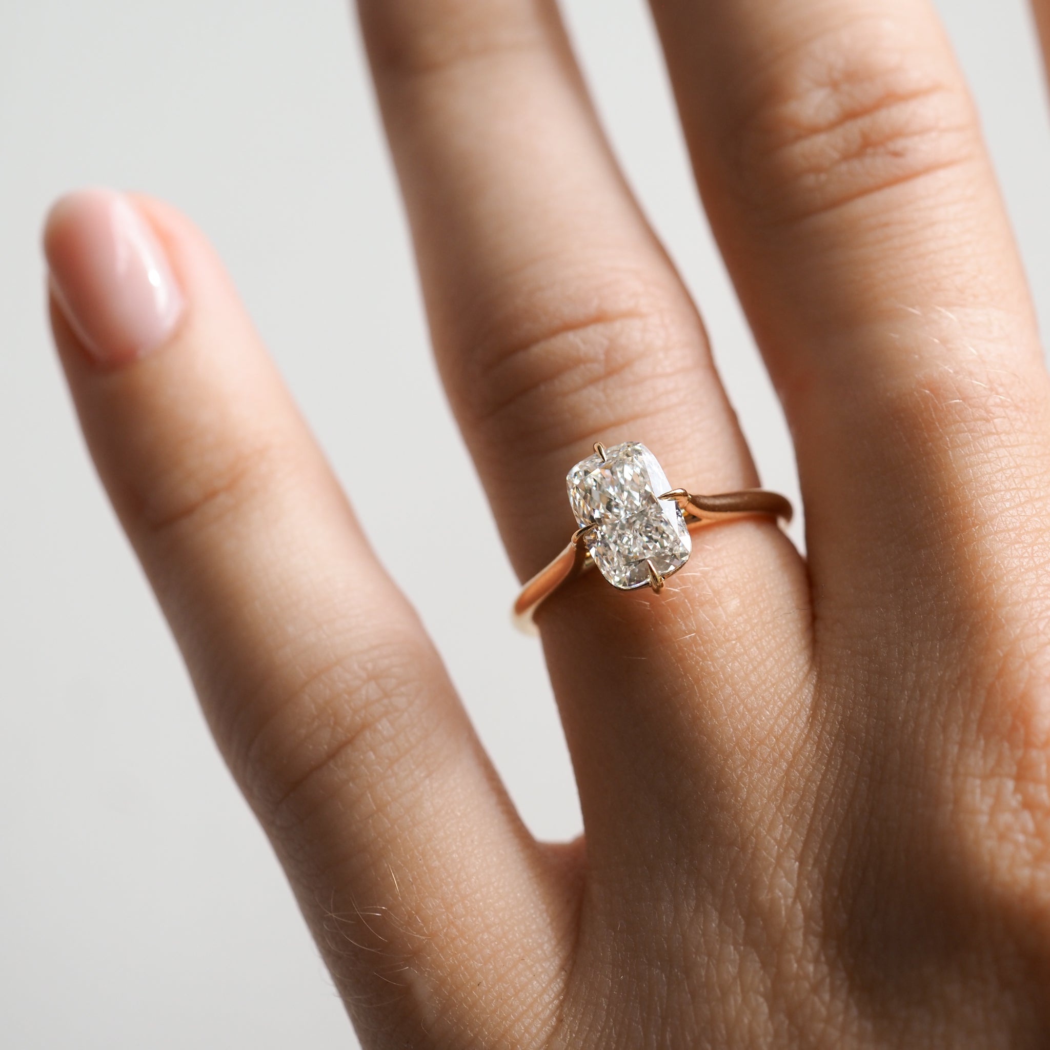 Kali | 1.63ct Elongated Cushion Diamond Engagement Ring Ready To Wear