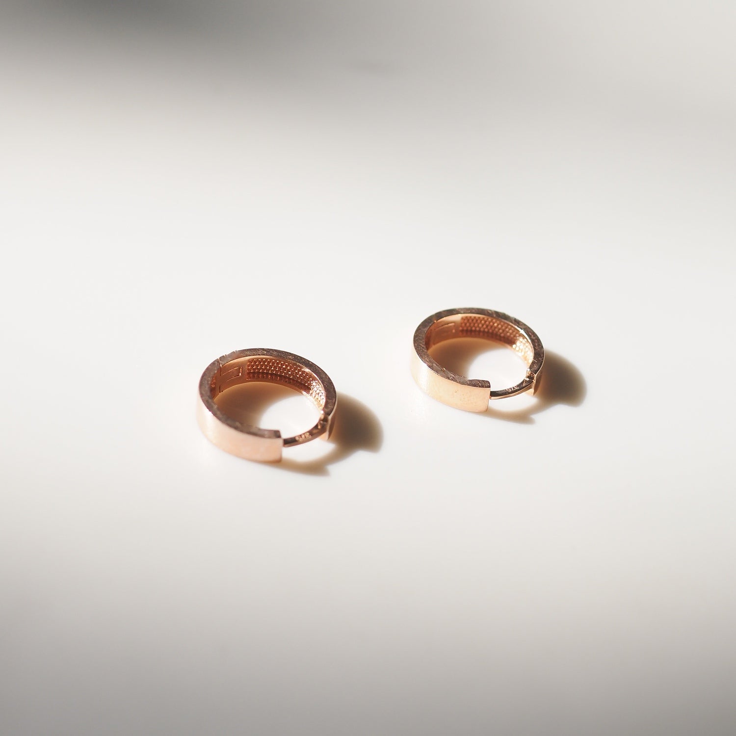 Square Huggies | Archive Solid Gold Small Hoop Earrings