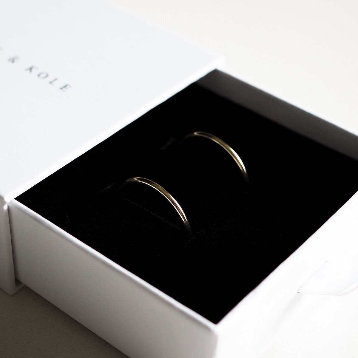 Solid Yellow Gold Everyday Hoops: High quality solid gold earrings in jewellery box