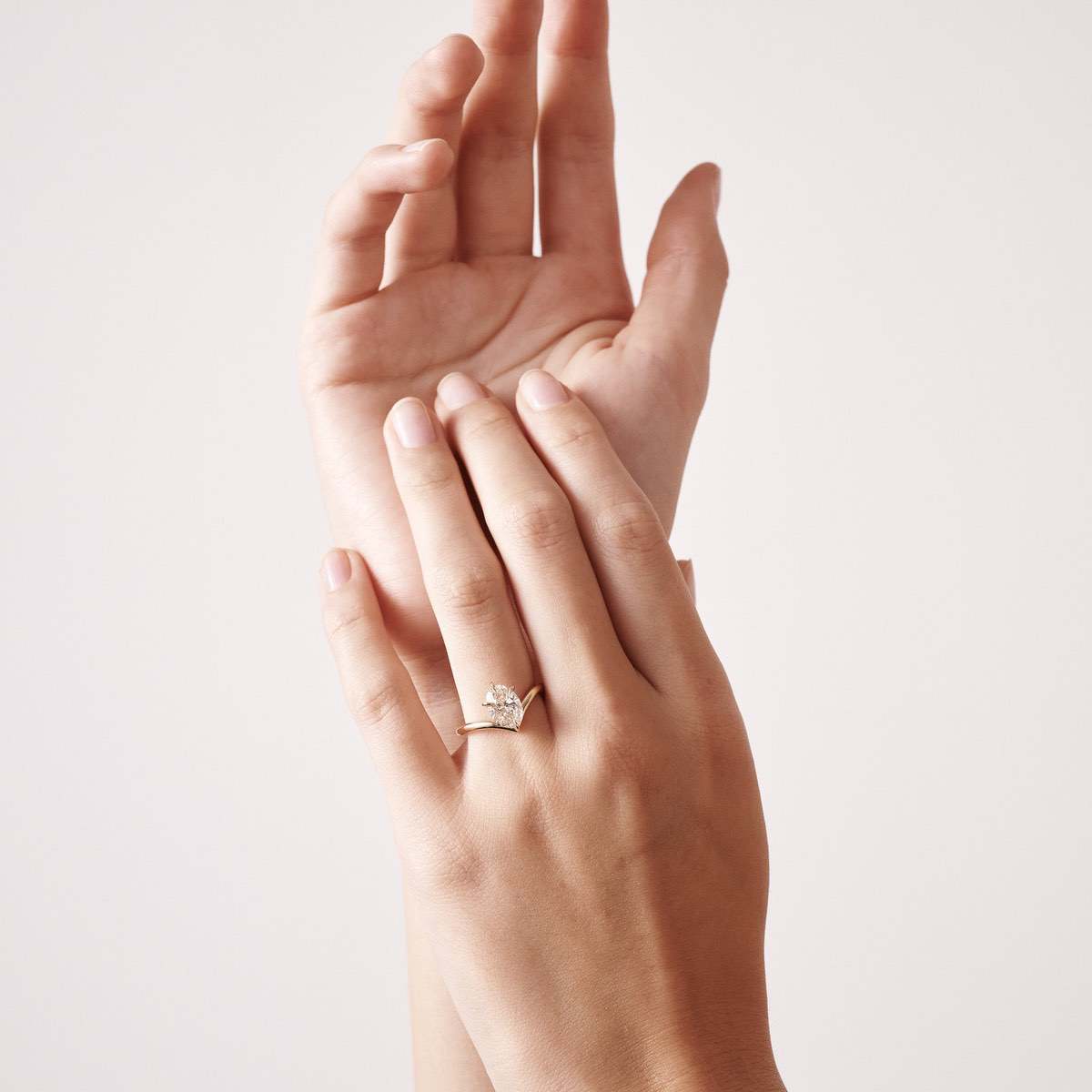 Half carat on sale oval diamond ring