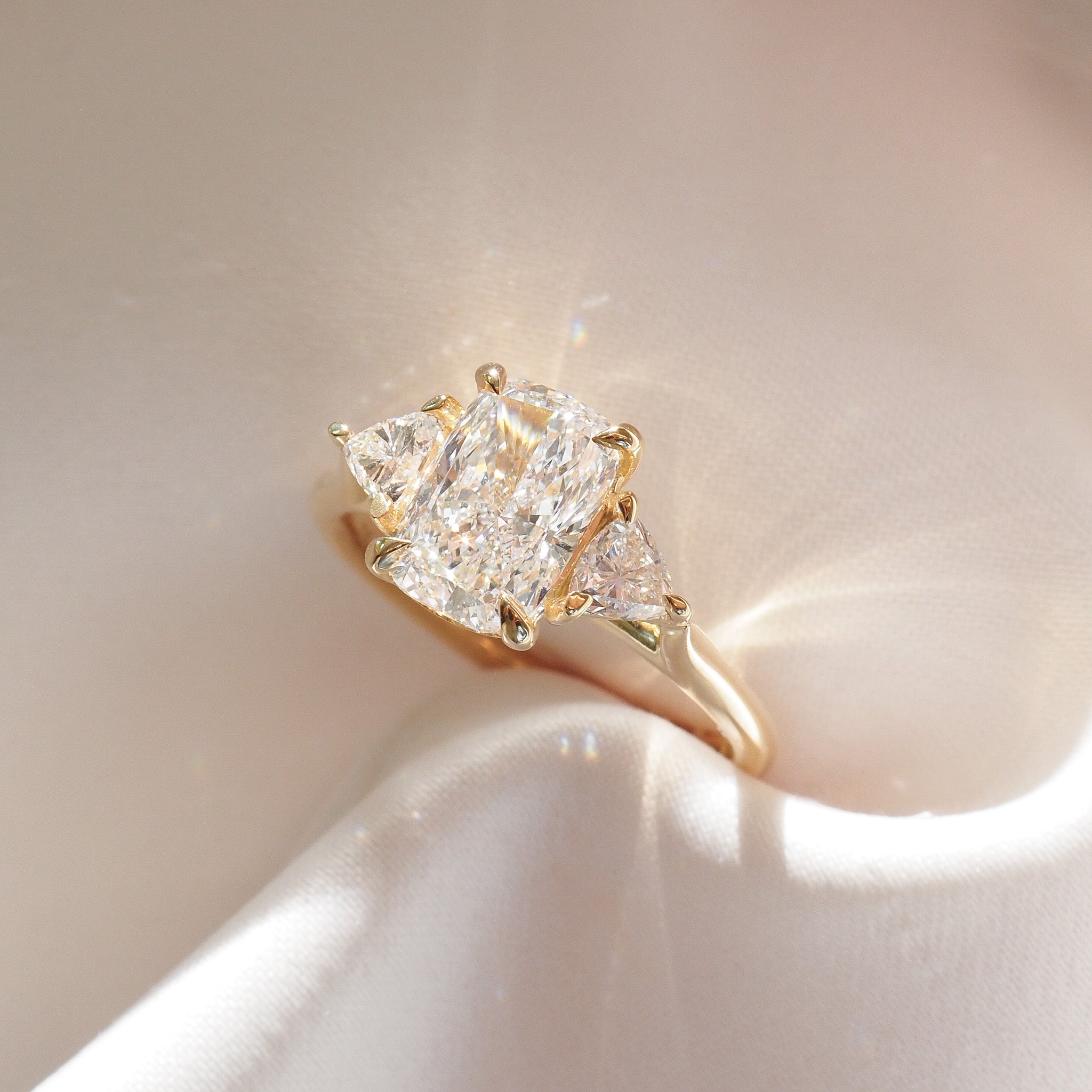 Kiara | 1.8ct Elongated Cushion Lab-Grown Ring