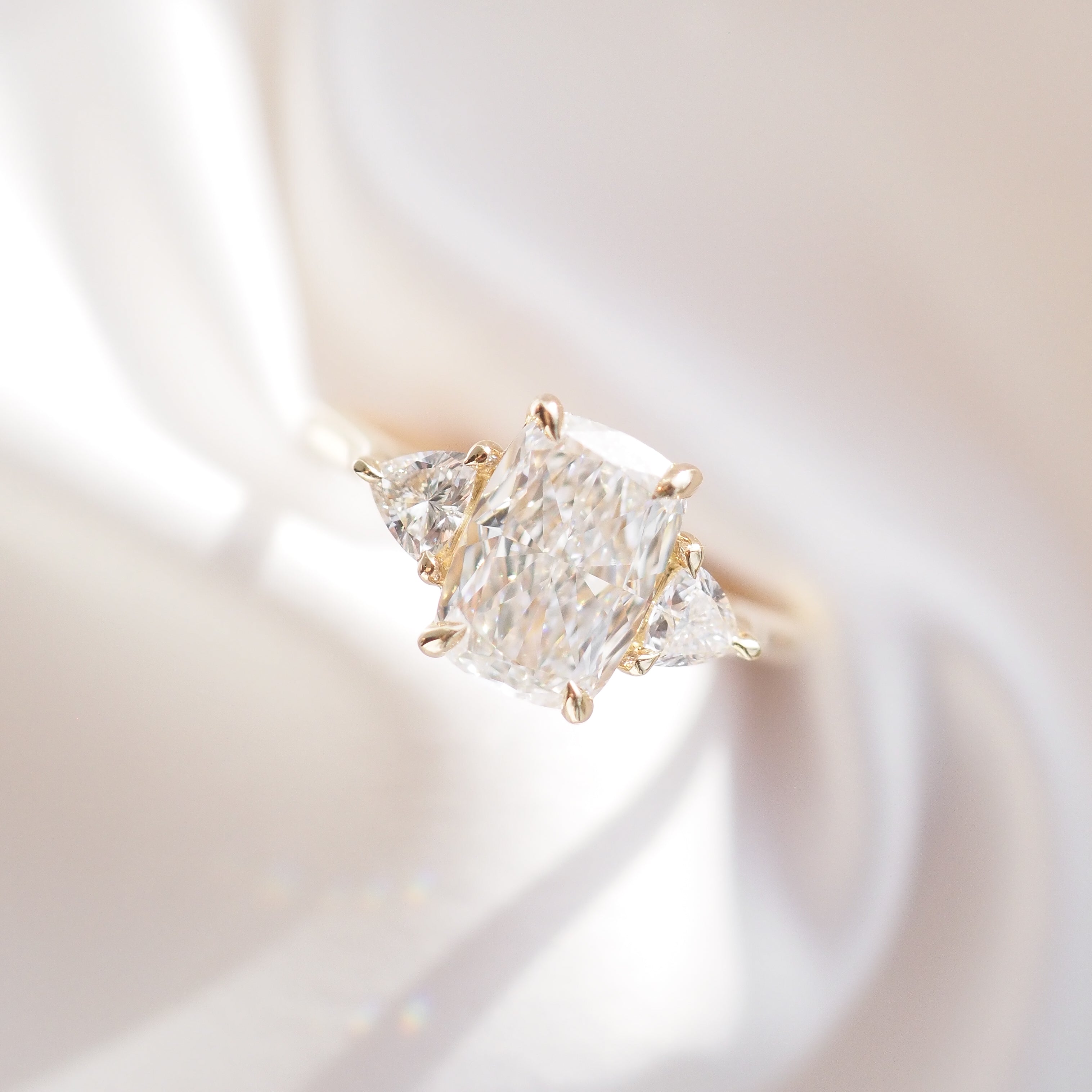 Kiara | 2.3ct Elongated Cushion Lab-Grown Ring