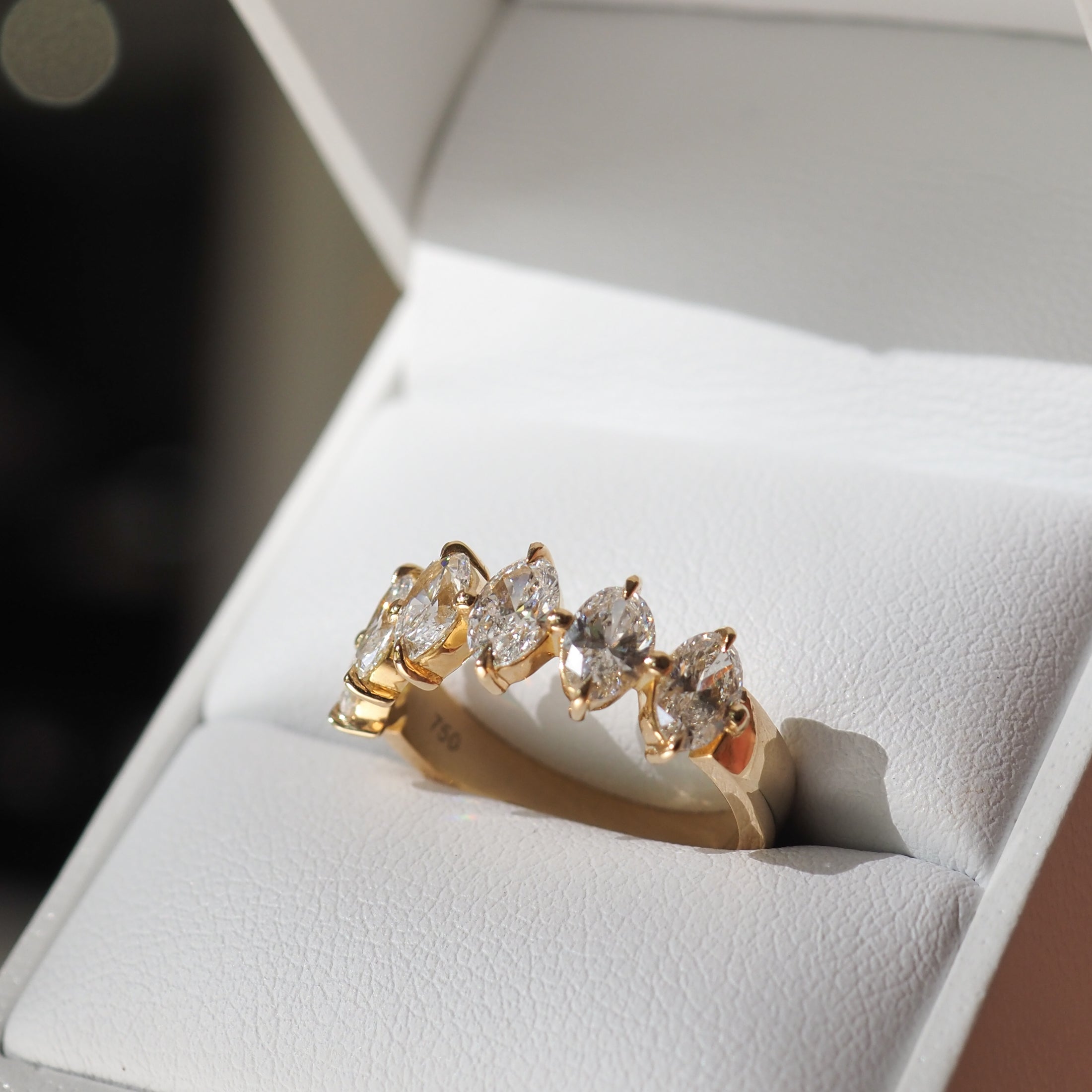 Lena Ring | Oval Claw Set Diamond Ring