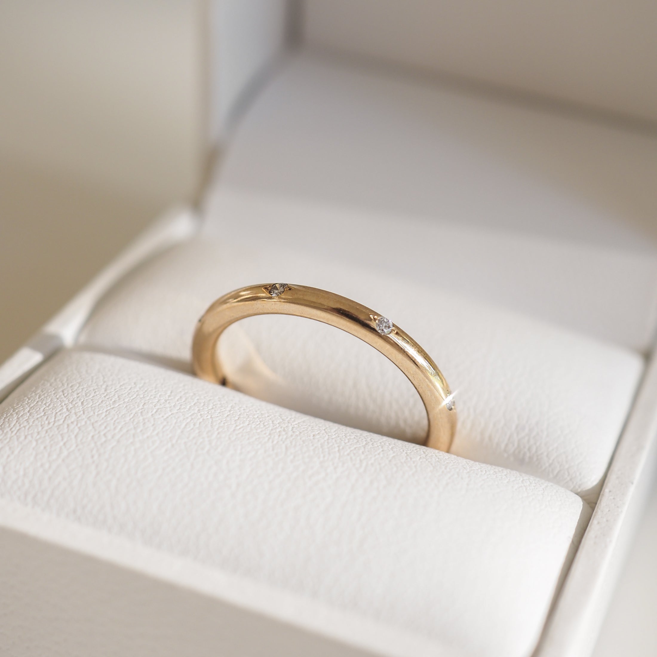 Lux Single Side Ring | Archive Round Lab-Grown Diamond Ring