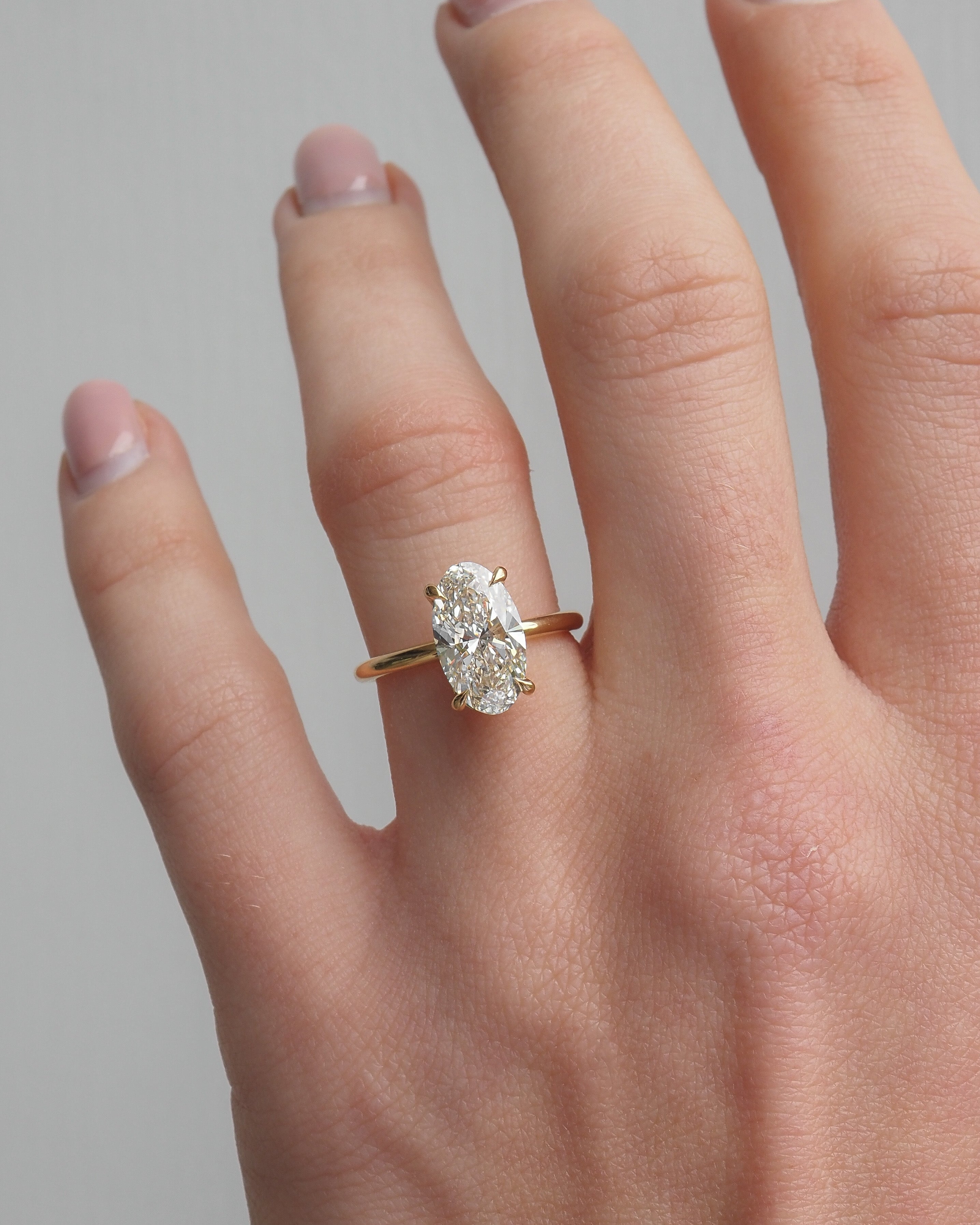 Moval Solitaire | 2.5ct Oval Lab-Grown Diamond Solitaire Ring