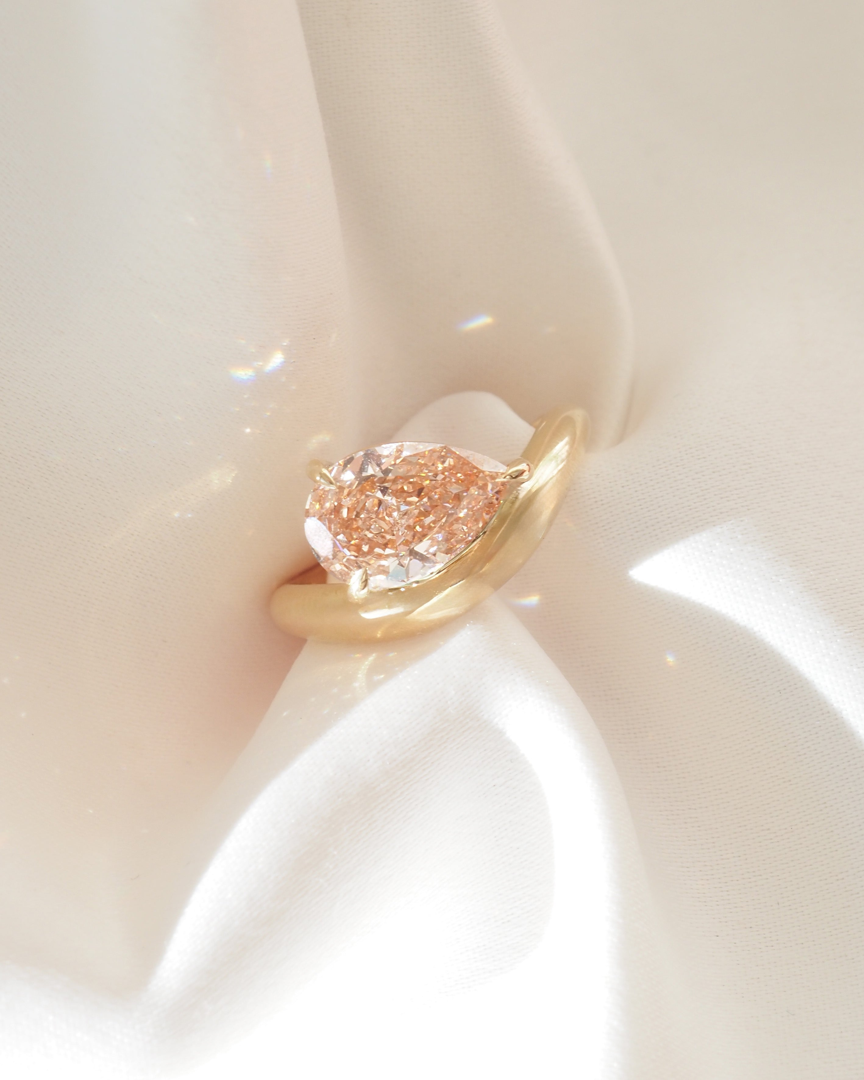 Riva Offset Champagne Pear | 2.1ct Lab-Grown Diamond Ring