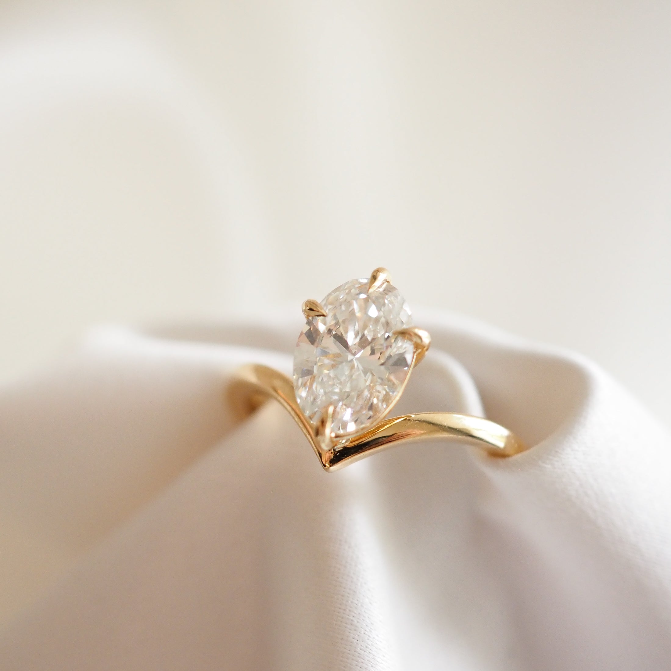 Ora | 1.5ct Oval Lab-Grown Diamond Ring