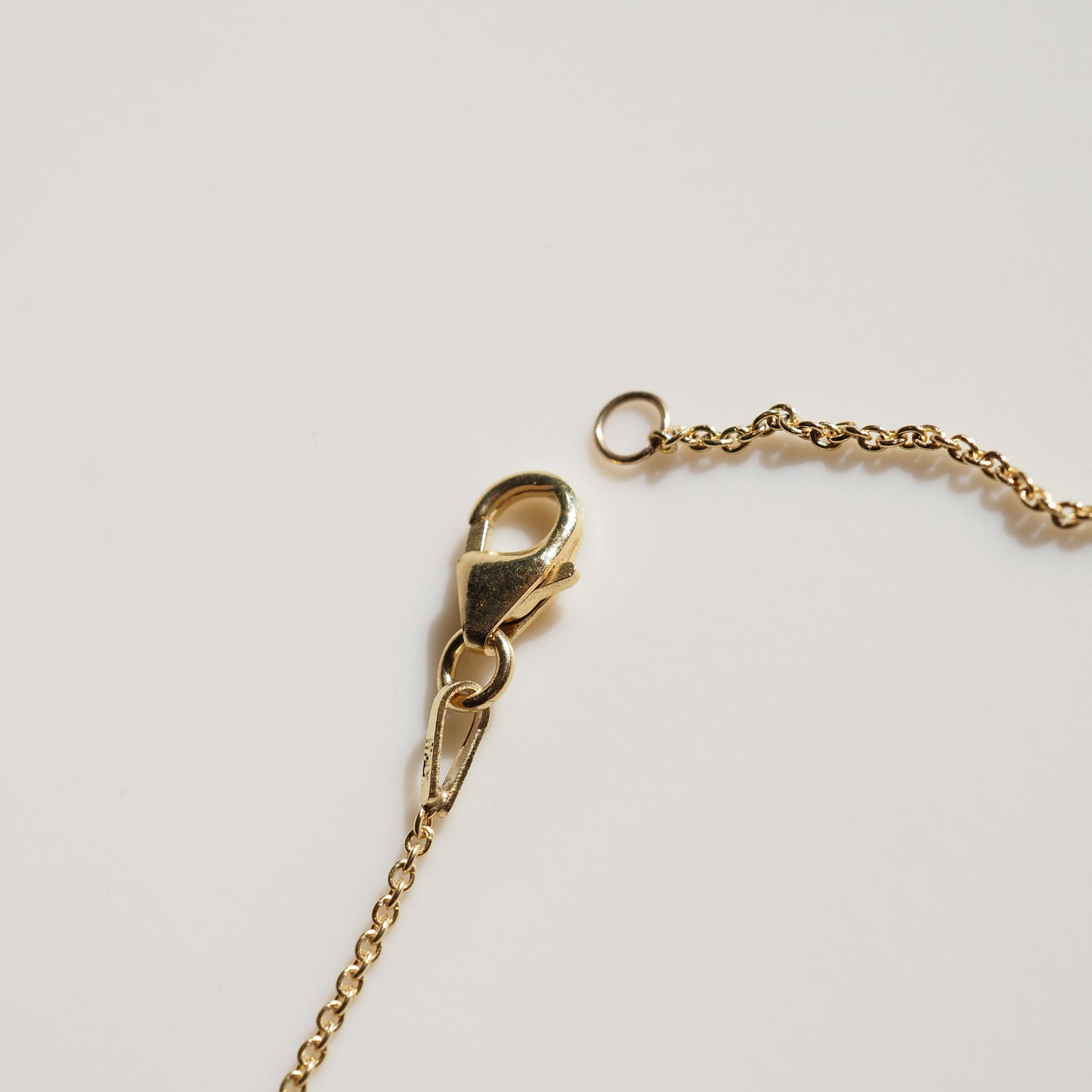 Yellow gold necklace clasp