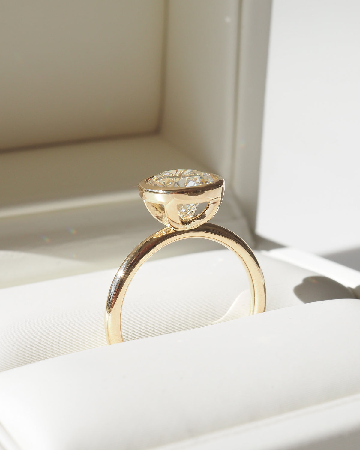 Round Brilliant Bezel Solitaire | 2ct Engagement Ring