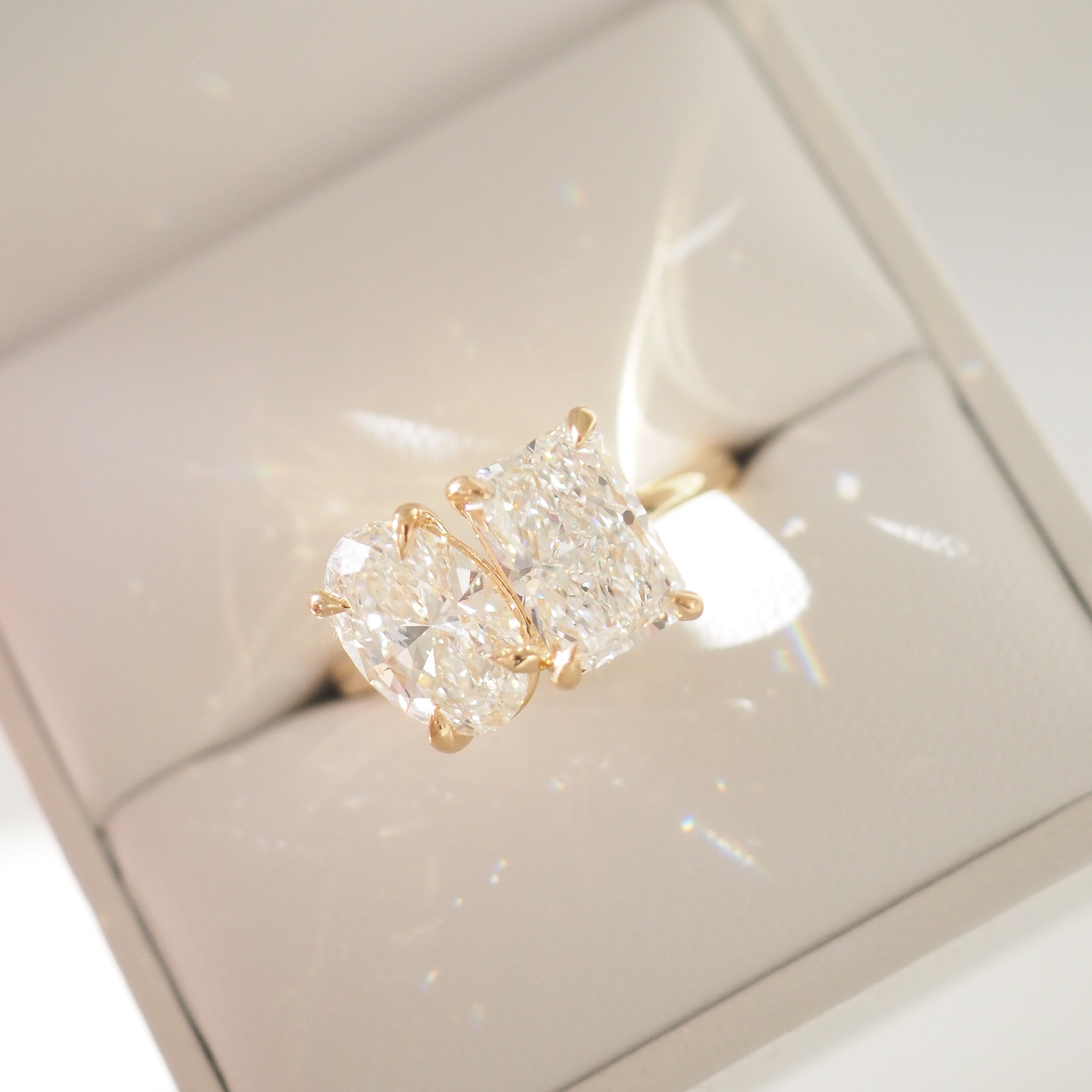 Una | 3.4ct Oval & Radiant Toi et Moi Lab-Grown Diamond Ring