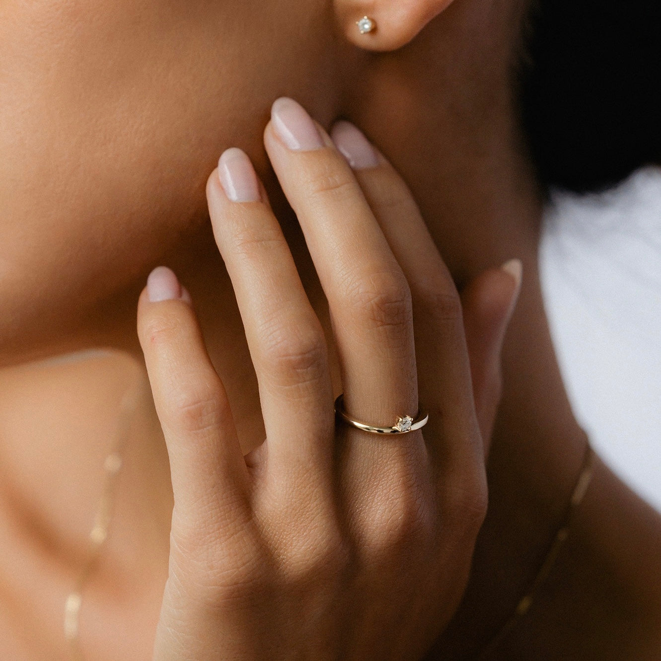 Round Cut Offset Diamond Ring